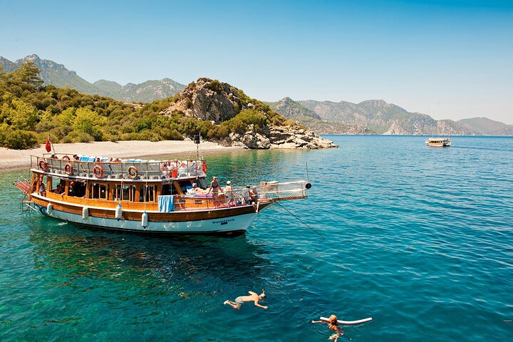 Marmaris-style sea route and premium coastal travel experience